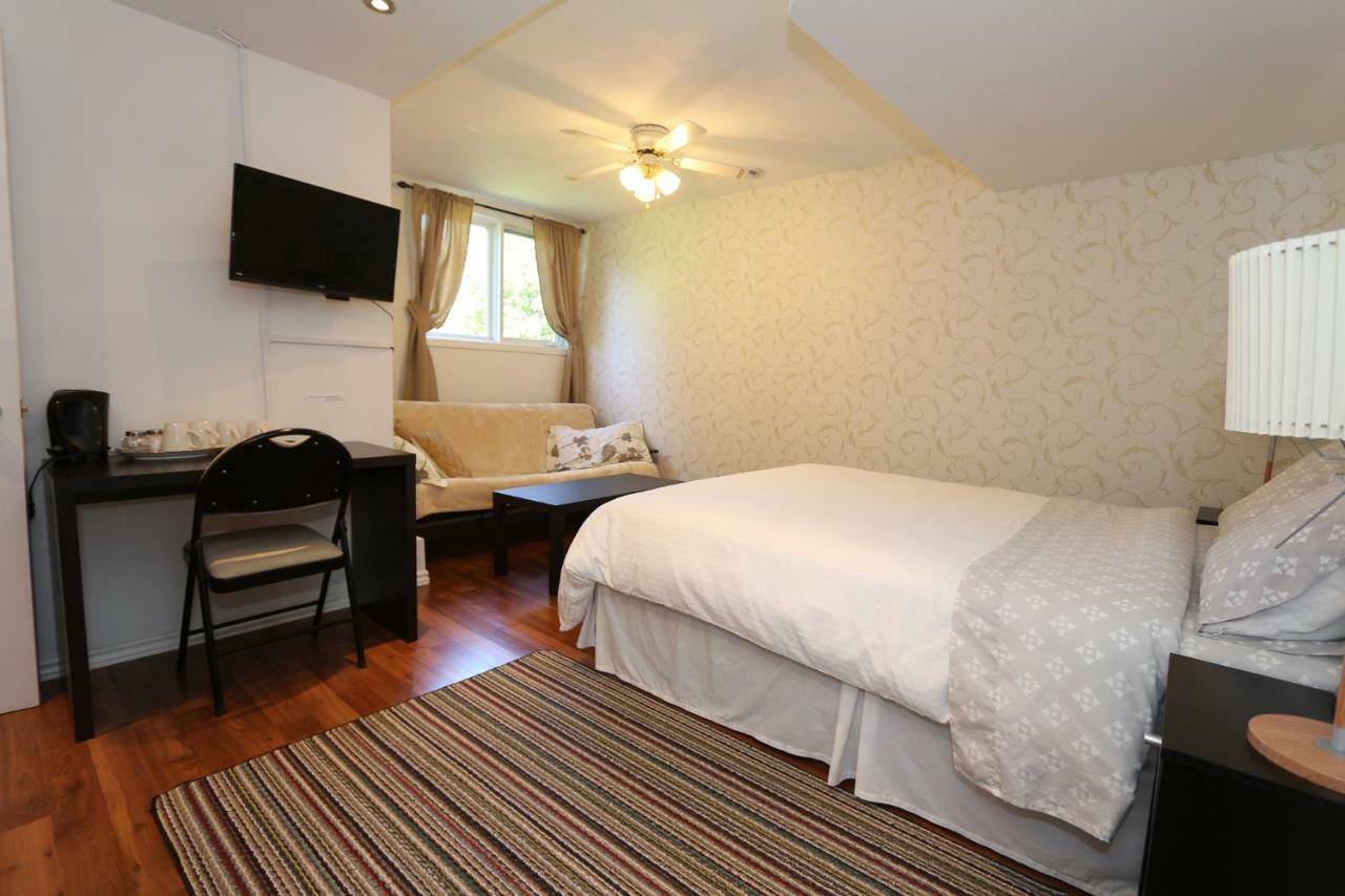 Cedar Drive Inn Crysler ภายนอก รูปภาพ